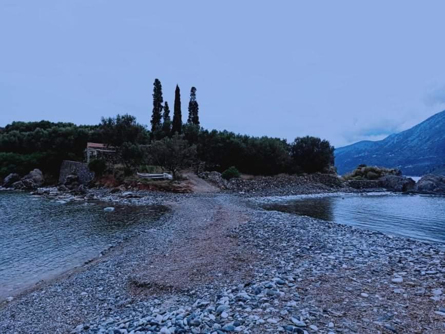 Villa Smaragda Liménion エクステリア 写真