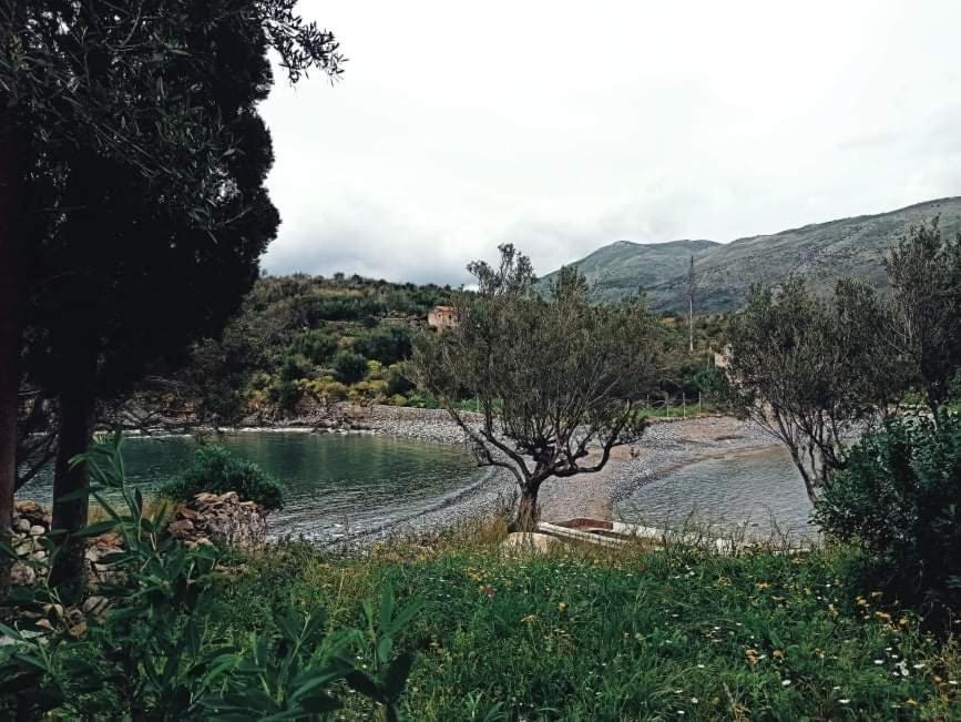 Villa Smaragda Liménion エクステリア 写真