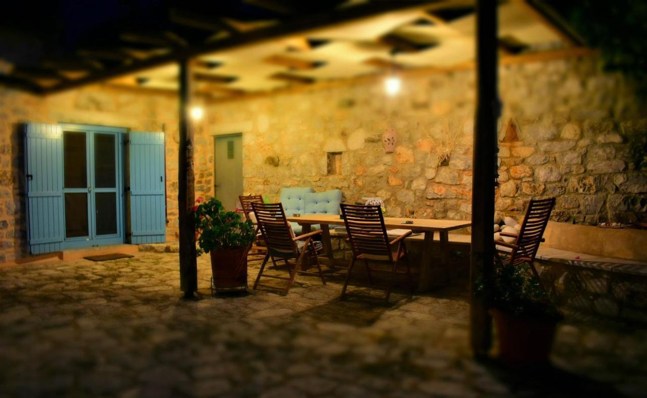 Villa Smaragda Liménion エクステリア 写真