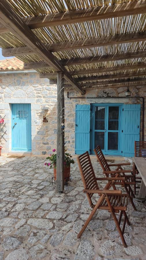 Villa Smaragda Liménion エクステリア 写真