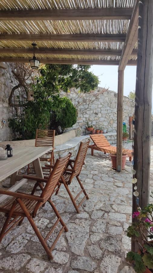 Villa Smaragda Liménion エクステリア 写真