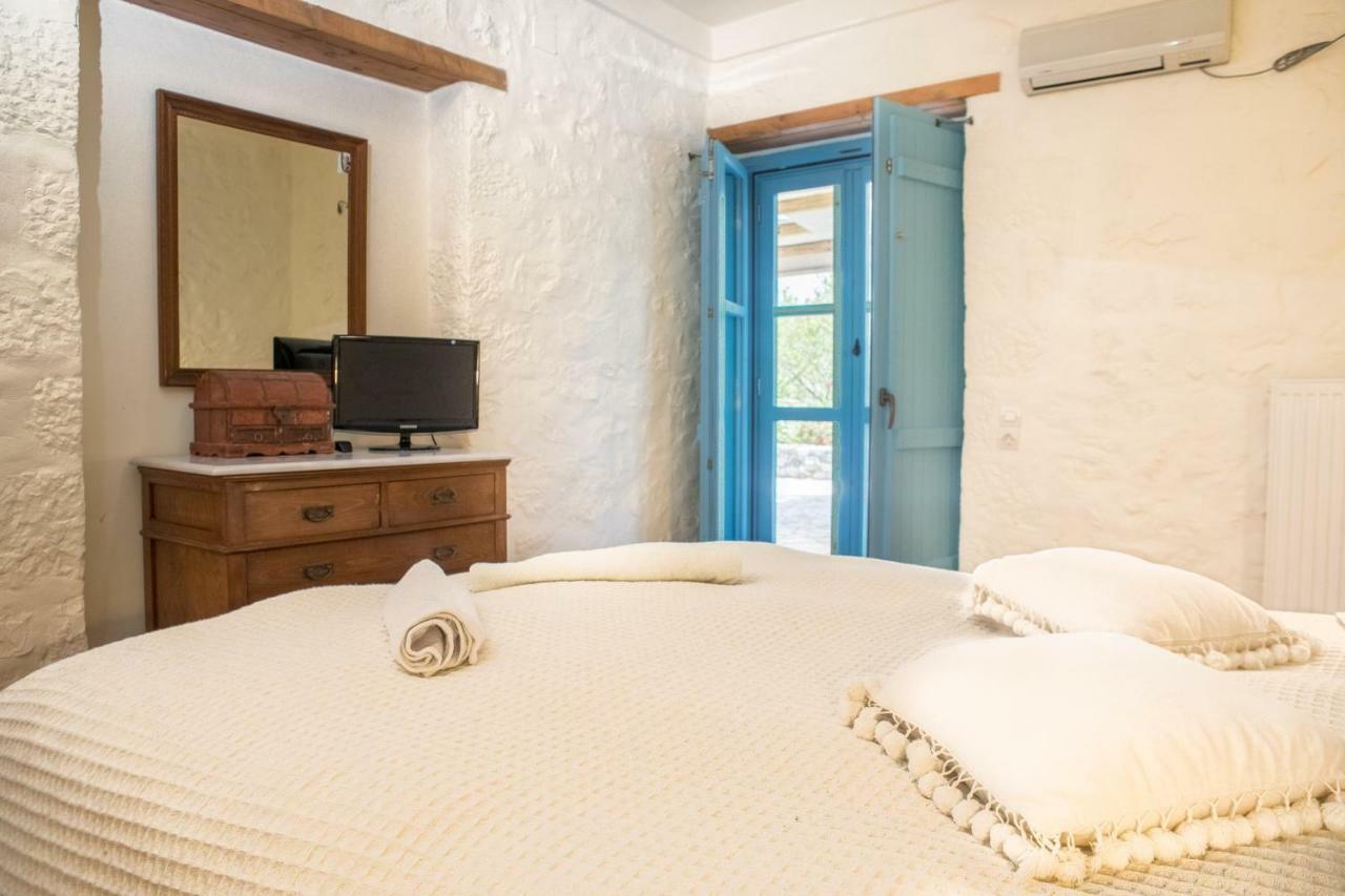Villa Smaragda Liménion エクステリア 写真